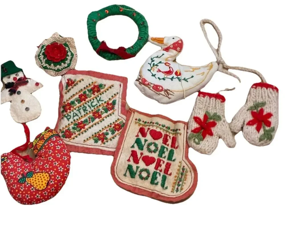 Lot Of 8 Vintage Christmas Ornaments Beaded Cloth Felt Snowman Stockings Knit